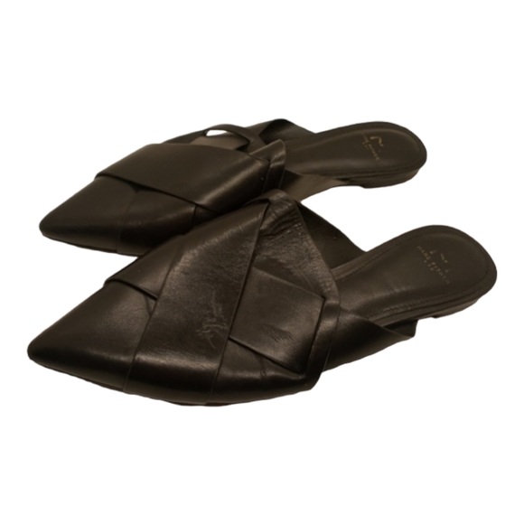 Marc Fisher Flats Mule Size 5 .5 M - Picture 4 of 8